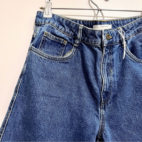 NWOT Zara Trafaluc Denimwear High-Waisted Cropped Distressed Flare Jeans - Picture 5 of 11